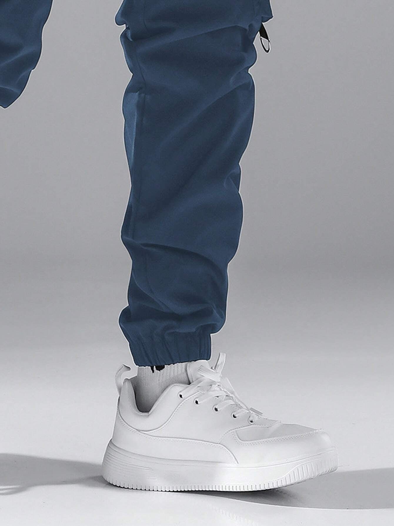 Manfinity Ezcore Loose Fit Men'S Cargo Pants with Flap Pockets, Side Drawstring and Elastic Waist, for Fall